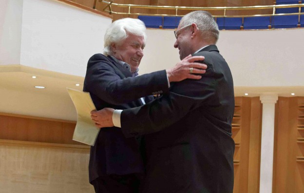 Lifetime Achievement Award - Dmitrij Kitajenko & ICMA-Präsident Remy Franck – © Aydin Ramazanoglu