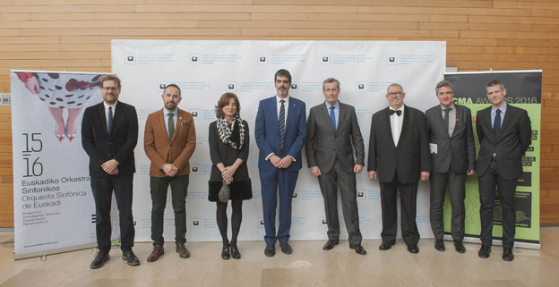 Local authorities of San Sebastian, among them Minister of Culture of the Basque Government, Cristina Uriarte, the Mayor of the City,  Eneko Goia, and ICMA President Remy Franck (c) Juantxo Egana
